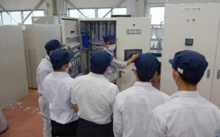 制御盤製作工場の見学